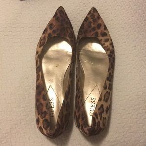 Size 8 Guess Leopard flats